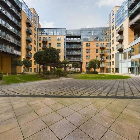 City Apartment In Great Location With A Balcony & Parking Possible - West One Шефилд Екстериор снимка