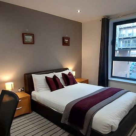 City Apartment In Great Location With A Balcony & Parking Possible - West One Шефилд Екстериор снимка